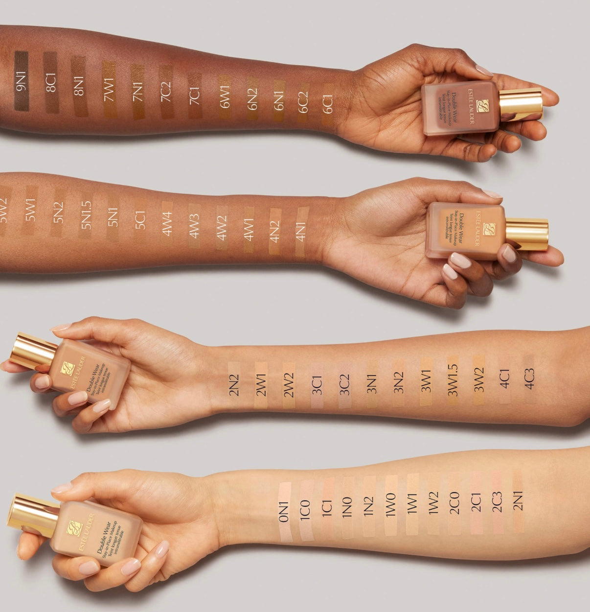 Estée Lauder Double Wear - Maquillaje de base mate que se mantiene en su lugar durante 24 horas