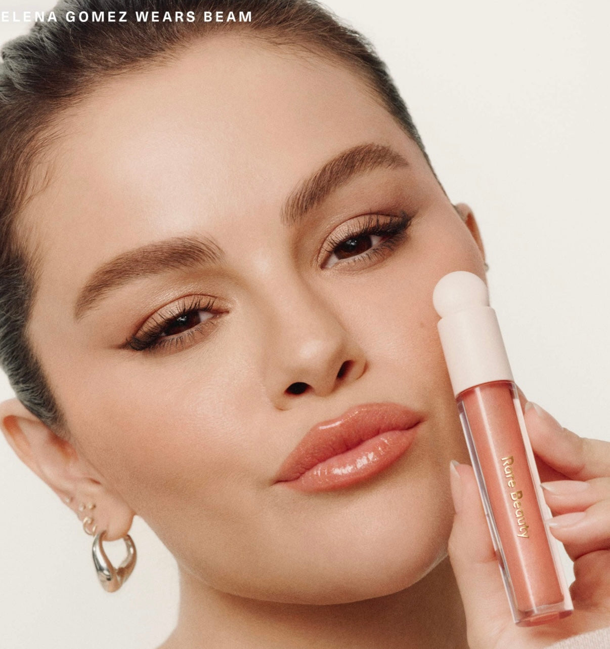 Rare Beauty /Lip Gloss con Efecto Prisma y Brillo de Cristal